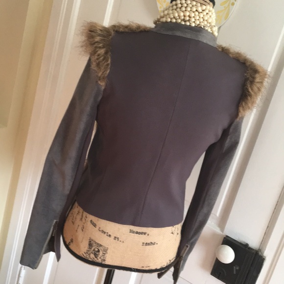 Cynthia Vincent | Luxurious Leather & Fur Jacket - Picture 6 of 10